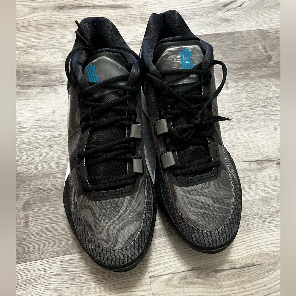 KYRIE 8 BLACK/MERCURY GREY-WHITE SIZE 13 - Picture 6 of 8